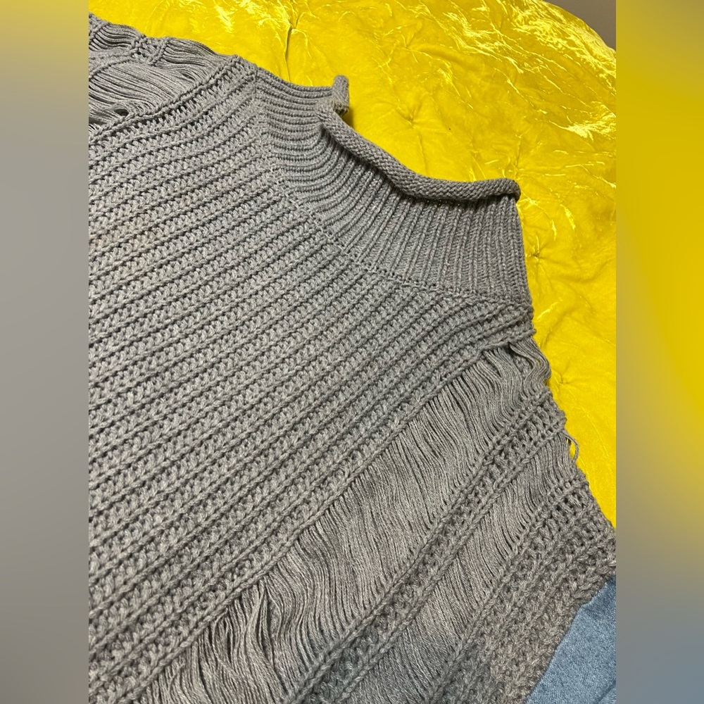 Distressed Sweater - Picture 4 of 10